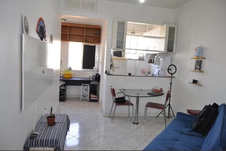Apartamento à venda com 44m², 1 quarto e sem vagaSala