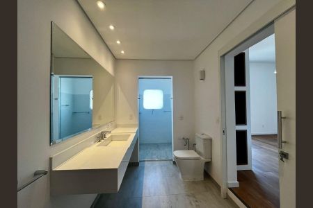 Apartamento à venda com 286m², 3 quartos e 2 vagasBanheiro da Suíte 1