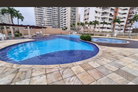 Apartamento à venda com 79m², 3 quartos e sem vagaÁrea comum - Piscina