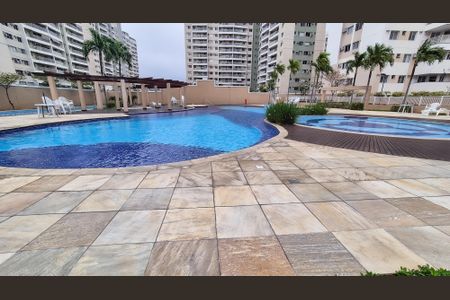 Apartamento à venda com 79m², 3 quartos e sem vagaÁrea comum - Piscina
