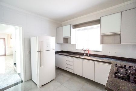 Casa à venda com 98m², 2 quartos e 2 vagasCozinha