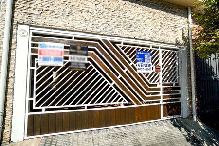 Casa à venda com 98m², 2 quartos e 2 vagasFachada