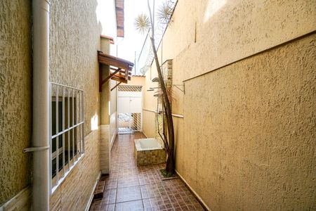 Casa à venda com 98m², 2 quartos e 2 vagasCorredor