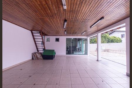 Casa para alugar com 320m², 4 quartos e 4 vagas Casa para alugar com 320m², 4 quartos e 4 vagasÁrea de Serviço