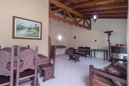 Casa para alugar com 320m², 4 quartos e 4 vagas Casa para alugar com 320m², 4 quartos e 4 vagasVaranda gourmet