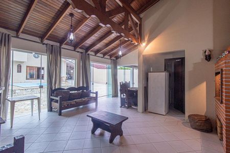 Casa para alugar com 320m², 4 quartos e 4 vagas Casa para alugar com 320m², 4 quartos e 4 vagasVaranda gourmet