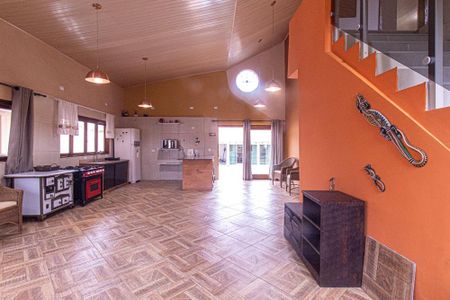 Casa para alugar com 320m², 4 quartos e 4 vagas Casa para alugar com 320m², 4 quartos e 4 vagasSala/Cozinha