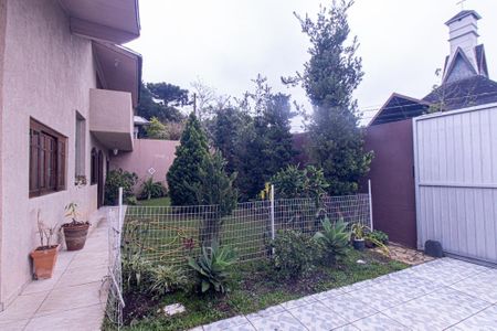 Casa para alugar com 320m², 4 quartos e 4 vagas Casa para alugar com 320m², 4 quartos e 4 vagasJardim