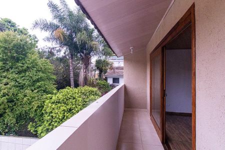 Casa para alugar com 320m², 4 quartos e 4 vagas Casa para alugar com 320m², 4 quartos e 4 vagasVaranda