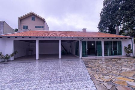 Casa para alugar com 320m², 4 quartos e 4 vagas Casa para alugar com 320m², 4 quartos e 4 vagasÁrea externa