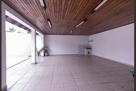 Casa para alugar com 320m², 4 quartos e 4 vagas Casa para alugar com 320m², 4 quartos e 4 vagasÁrea de Serviço