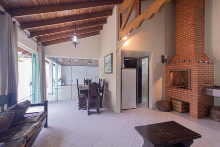 Casa para alugar com 320m², 4 quartos e 4 vagas Casa para alugar com 320m², 4 quartos e 4 vagasVaranda gourmet