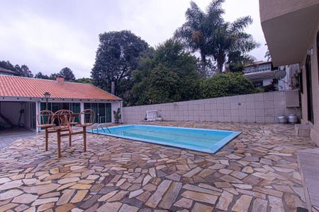 Casa para alugar com 320m², 4 quartos e 4 vagas Casa para alugar com 320m², 4 quartos e 4 vagasÁrea comum - Piscina