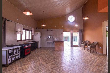 Casa para alugar com 320m², 4 quartos e 4 vagas Casa para alugar com 320m², 4 quartos e 4 vagasSala/Cozinha