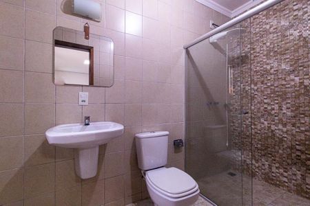 Casa para alugar com 320m², 4 quartos e 4 vagas Casa para alugar com 320m², 4 quartos e 4 vagasBanheiro da Suite 2