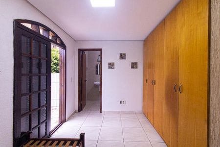 Casa para alugar com 320m², 4 quartos e 4 vagas Casa para alugar com 320m², 4 quartos e 4 vagasQuarto 2 Suite 2