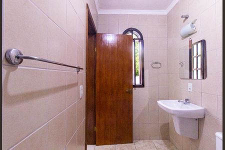 Casa para alugar com 320m², 4 quartos e 4 vagas Casa para alugar com 320m², 4 quartos e 4 vagasBanheiro da Suite 2