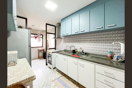 Apartamento à venda com 83m², 3 quartos e 2 vagas Apartamento à venda com 83m², 3 quartos e 2 vagasCozinha