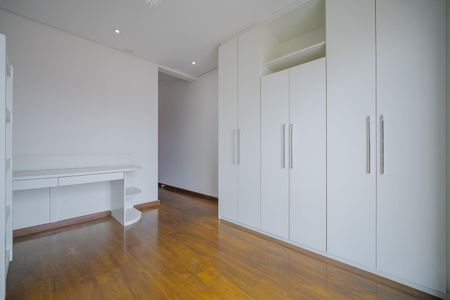 Casa à venda com 250m², 3 quartos e 5 vagas Casa à venda com 250m², 3 quartos e 5 vagasQuarto 1