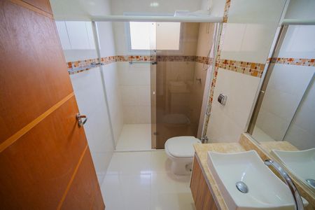 Casa à venda com 250m², 3 quartos e 5 vagas Casa à venda com 250m², 3 quartos e 5 vagasBanheiro 4
