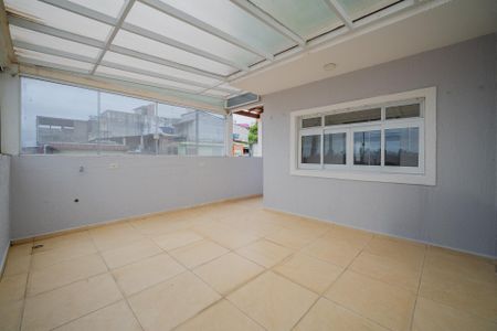Casa à venda com 250m², 3 quartos e 5 vagas Casa à venda com 250m², 3 quartos e 5 vagasQuintal