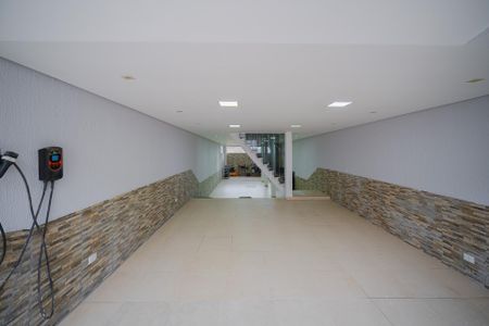 Casa à venda com 250m², 3 quartos e 5 vagas Casa à venda com 250m², 3 quartos e 5 vagasGaragem