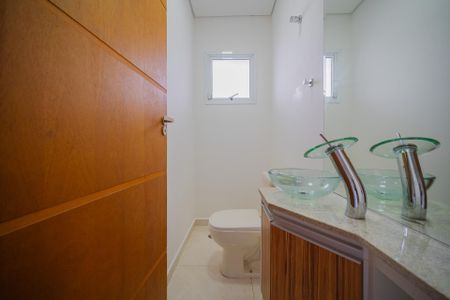 Casa à venda com 250m², 3 quartos e 5 vagas Casa à venda com 250m², 3 quartos e 5 vagasBanheiro 1