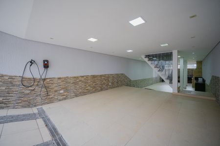 Casa à venda com 250m², 3 quartos e 5 vagas Casa à venda com 250m², 3 quartos e 5 vagasGaragem