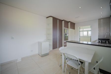 Casa à venda com 250m², 3 quartos e 5 vagas Casa à venda com 250m², 3 quartos e 5 vagasCozinha