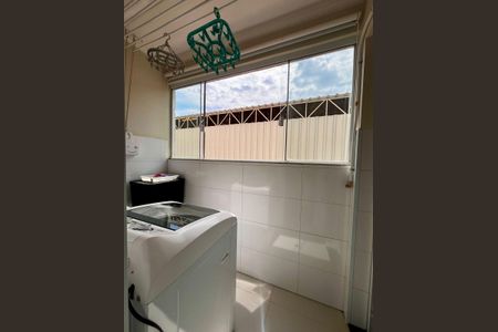 Apartamento à venda com 67m², 2 quartos e 1 vaga Apartamento à venda com 67m², 2 quartos e 1 vagaÁrea Serviço