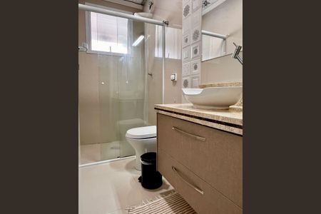 Apartamento à venda com 67m², 2 quartos e 1 vaga Apartamento à venda com 67m², 2 quartos e 1 vagaBanheiro Social