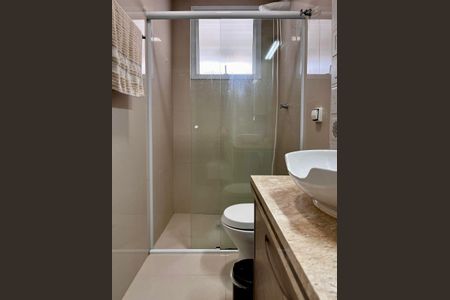 Apartamento à venda com 67m², 2 quartos e 1 vaga Apartamento à venda com 67m², 2 quartos e 1 vagaBanheiro Social