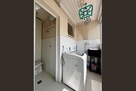 Apartamento à venda com 67m², 2 quartos e 1 vaga Apartamento à venda com 67m², 2 quartos e 1 vagaÁrea Serviço