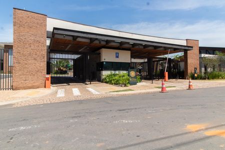 Casa de condomínio para alugar com 200m², 3 quartos e 4 vagas Casa de condomínio para alugar com 200m², 3 quartos e 4 vagasFachada