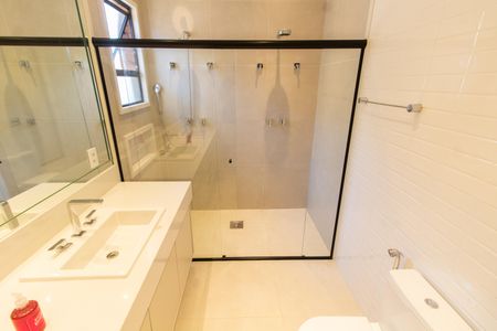 Casa de condomínio para alugar com 200m², 3 quartos e 4 vagas Casa de condomínio para alugar com 200m², 3 quartos e 4 vagasBanheiro da Suíte 2