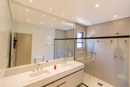 Casa de condomínio para alugar com 200m², 3 quartos e 4 vagas Casa de condomínio para alugar com 200m², 3 quartos e 4 vagasBanheiro da Suíte 2