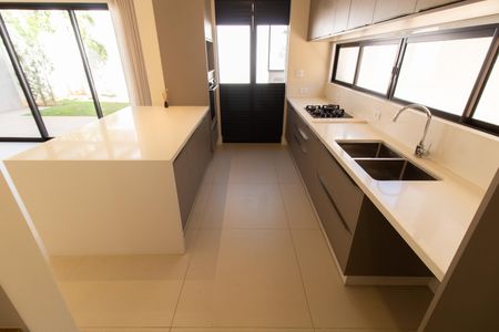 Casa de condomínio para alugar com 200m², 3 quartos e 4 vagas Casa de condomínio para alugar com 200m², 3 quartos e 4 vagasCozinha