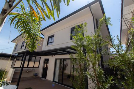 Casa de condomínio para alugar com 200m², 3 quartos e 4 vagas Casa de condomínio para alugar com 200m², 3 quartos e 4 vagasÁrea Externa