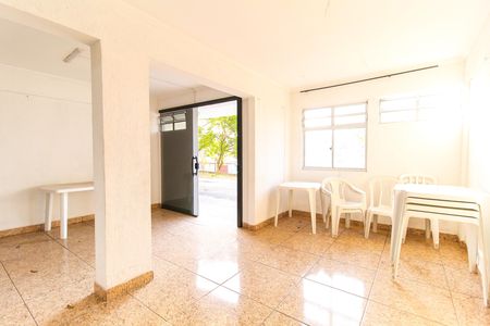 Apartamento para alugar com 44m², 2 quartos e 1 vaga Apartamento para alugar com 44m², 2 quartos e 1 vagaÁrea comum - Salão de festas