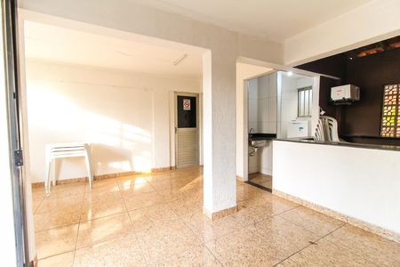 Apartamento para alugar com 44m², 2 quartos e 1 vaga Apartamento para alugar com 44m², 2 quartos e 1 vagaÁrea comum - Salão de festas