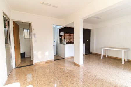 Apartamento para alugar com 44m², 2 quartos e 1 vaga Apartamento para alugar com 44m², 2 quartos e 1 vagaÁrea comum - Salão de festas