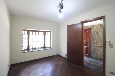 Casa à venda com 411m², 3 quartos e 6 vagasEscritório