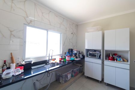 Casa à venda com 140m², 2 quartos e 5 vagas Casa à venda com 140m², 2 quartos e 5 vagasCozinha