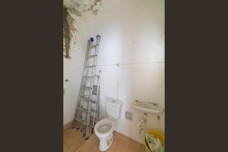 Casa à venda com 140m², 2 quartos e 5 vagas Casa à venda com 140m², 2 quartos e 5 vagasBanheiro de serviço