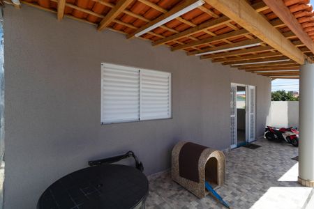 Casa à venda com 140m², 2 quartos e 5 vagas Casa à venda com 140m², 2 quartos e 5 vagasVaranda