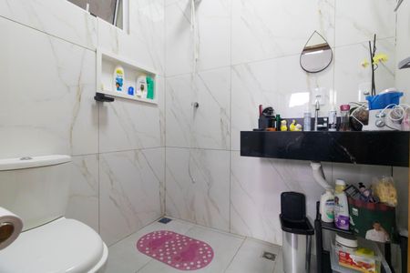 Casa à venda com 140m², 2 quartos e 5 vagas Casa à venda com 140m², 2 quartos e 5 vagasBanheiro da Suíte 02