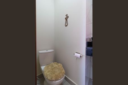 Casa à venda com 140m², 2 quartos e 5 vagas Casa à venda com 140m², 2 quartos e 5 vagasLavabo