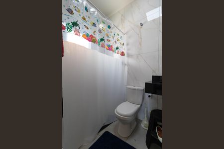 Casa à venda com 140m², 2 quartos e 5 vagas Casa à venda com 140m², 2 quartos e 5 vagasBanheiro da Suíte 01