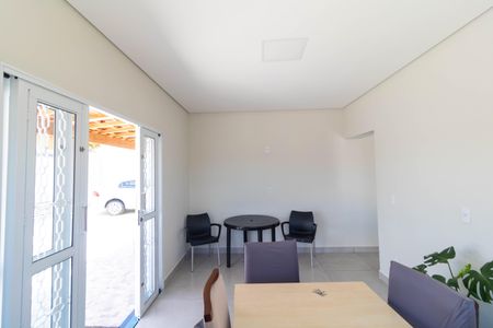 Casa à venda com 140m², 2 quartos e 5 vagas Casa à venda com 140m², 2 quartos e 5 vagasSalas