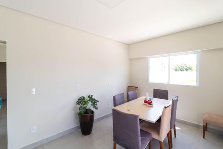 Casa à venda com 140m², 2 quartos e 5 vagas Casa à venda com 140m², 2 quartos e 5 vagasSalas